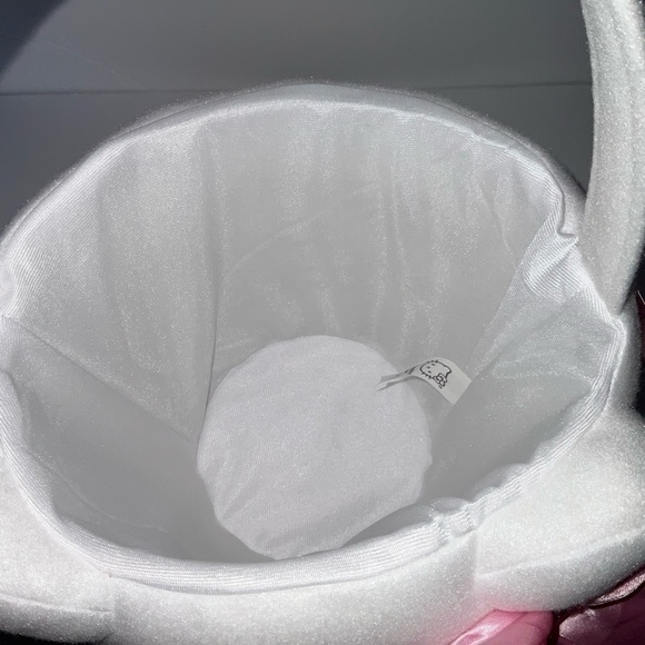 Hello Kitty plush Easter basket/bucket - Picture 7 of 12